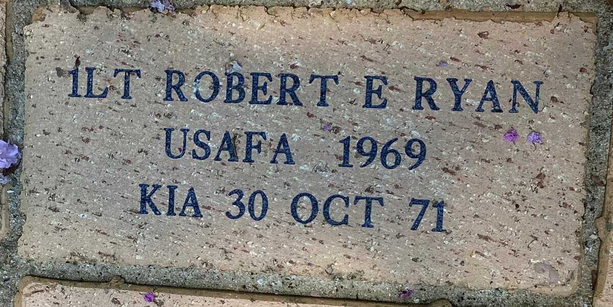 1ST LT Robert E Ryan