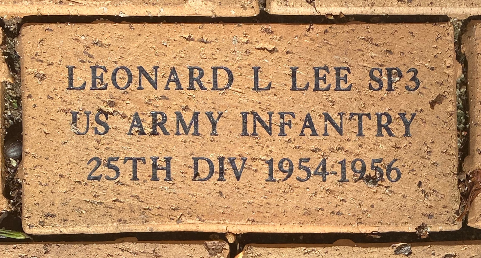 LEONARD L LEE SP3 US ARMY INFANTRY 25TH DIV 1954-1956